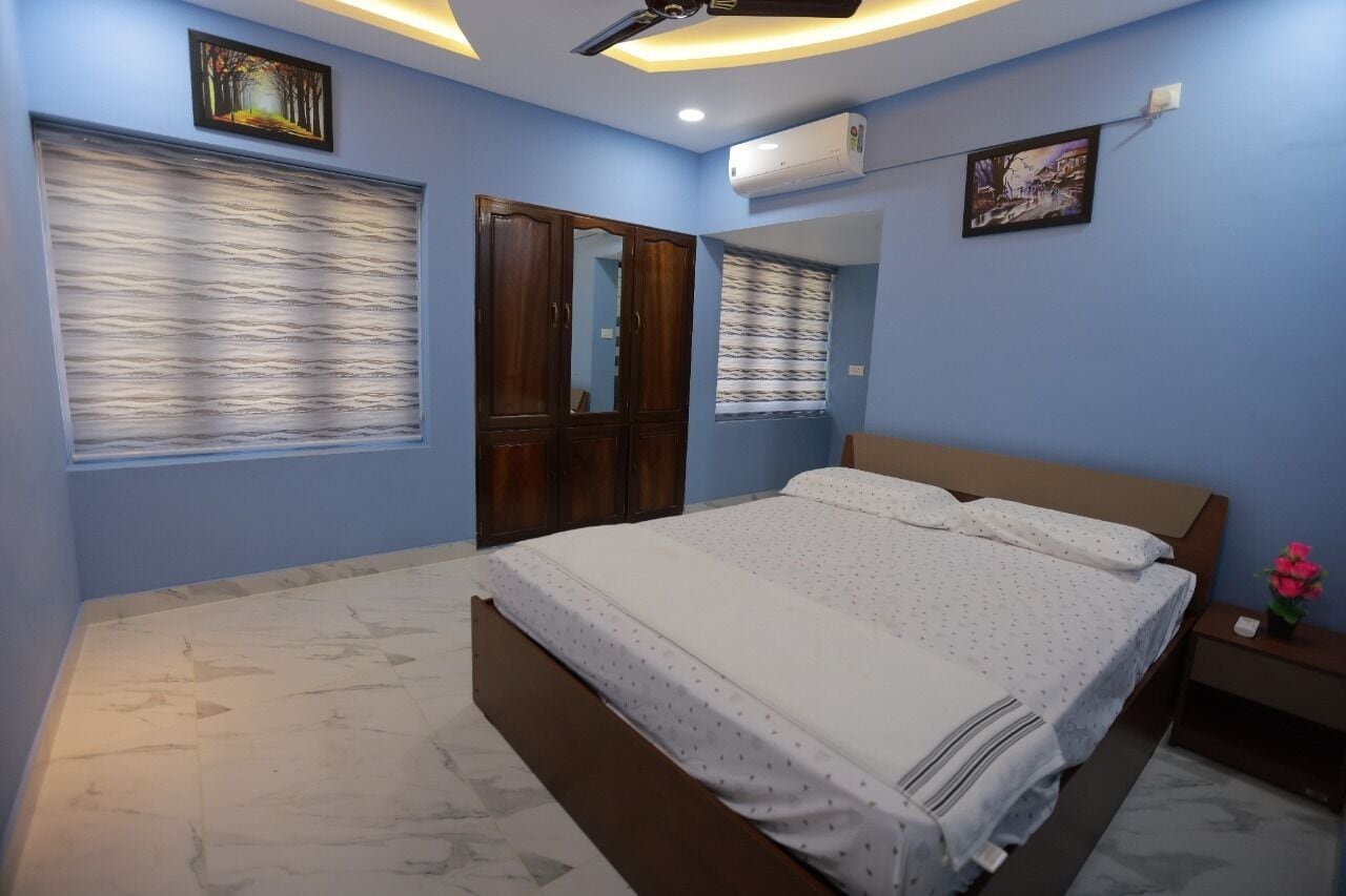 4 bedrooms, iron/ironing board, free WiFi, bed sheets