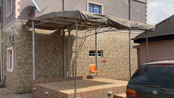 Mặt tiền nơi lưu trú