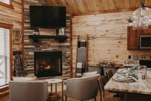 Sweet Thang Luxury Cabin