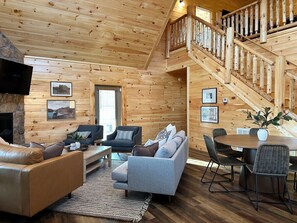 Smart-TV, Kamin, Videospiele, Tischfußball