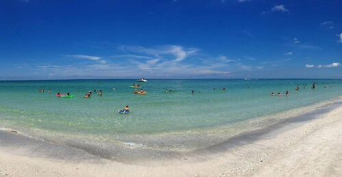 Tranquil Ground-Floor Condo renovated at Avalon – Perfect Clearwater Beach Stay!