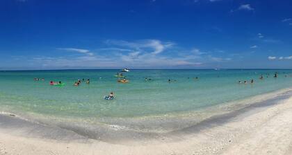 Tranquil Ground-Floor Condo renovated at Avalon – Perfect Clearwater Beach Stay!