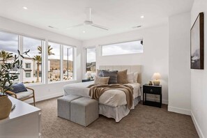 5 bedrooms, desk, iron/ironing board, travel crib - Beach Haven: Desert Color Lagoon + Beaches (St. George)