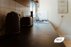 Interior - Luke Stays -Whitehall Road (Gateshead)