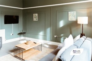 TV - Luke Stays -Whitehall Road (Gateshead)