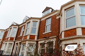 Exterior - Luke Stays -Whitehall Road (Gateshead)