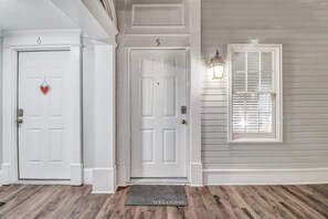 Interior - Eagle's Landing Loft-Downtown, Above Bull & Barrel (Statesboro)