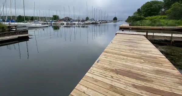 Marina - House on the Hill, HotTub, Ski, Ice Fish, Trails (Midland)