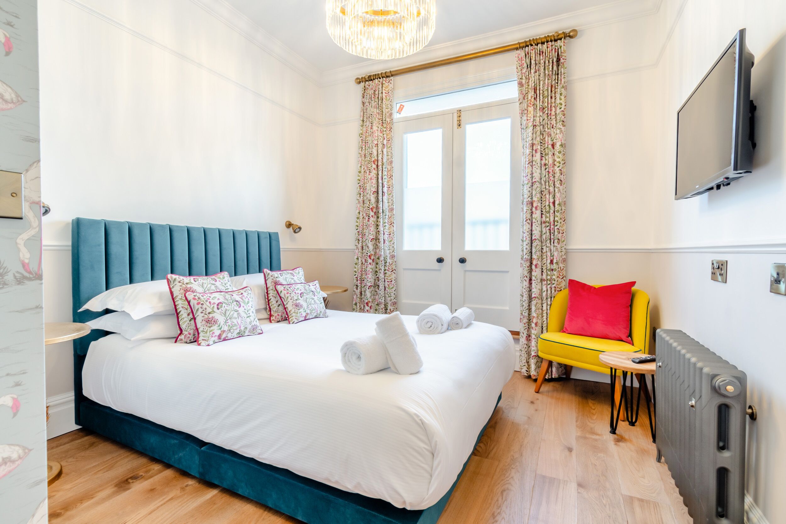 11 bedrooms, individually decorated, individually furnished, free WiFi