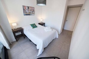 2 chambres, fer et planche à repasser, Wi-Fi, literie fournie