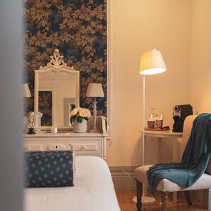 Egyptian cotton sheets, premium bedding, soundproofing, free WiFi - Quinta de Travassinhos  (Santa Marta de Penaguião)