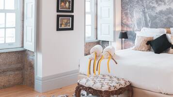 Quarto Terra | Egyptian cotton sheets, premium bedding, soundproofing, free WiFi