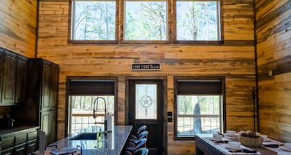 The Big Tex Luxury Cabin is EPIC! Massive Deck - sleeps 10