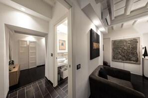 トラディショナル ルーム 1 ベッドルーム 禁煙 | 1 室のベッドルーム、低反発ベッド、客室ごとに異なる装飾、客室ごとに異なるインテリア