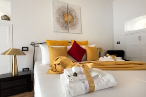 1 bedroom, memory-foam beds, individually decorated - Barcaccia Luxury Suites (Rome)