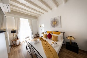 スタンダード スイート クイーンベッド 1 台 禁煙 | 1 室のベッドルーム、低反発ベッド、客室ごとに異なる装飾、客室ごとに異なるインテリア