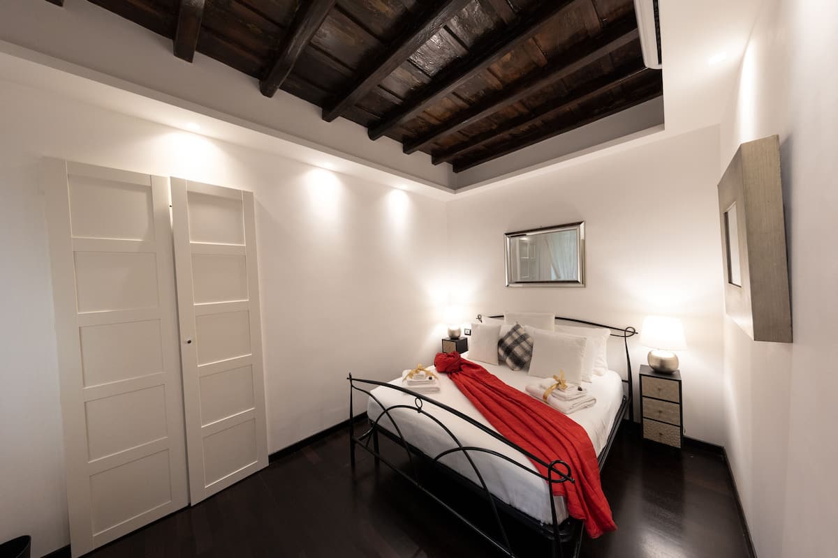 Habitación tradicional, 1 habitación, para no fumadores | 1 habitación, camas con efecto memoria y decoración personalizada