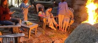 Charming waterfront cottage on Schoodic lake.