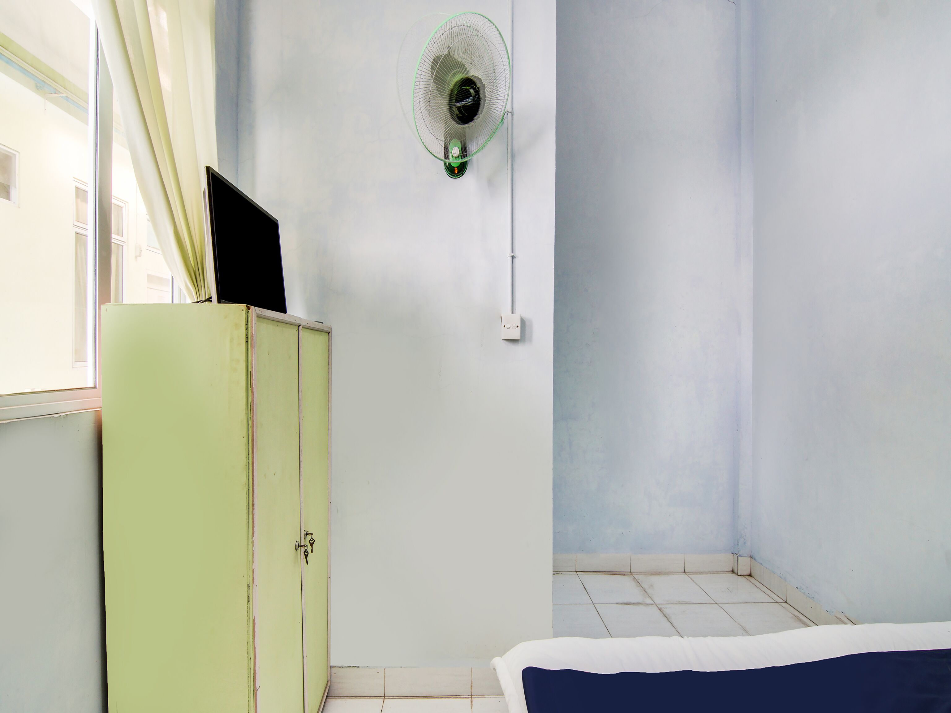 double room | laptop workspace, free wifi, bed sheets