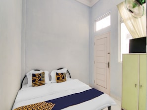 Habitación doble | Espacio para trabajar con laptop, wifi gratis y ropa de cama 