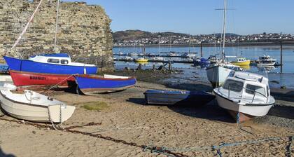 2 bedroom accommodation in Conwy