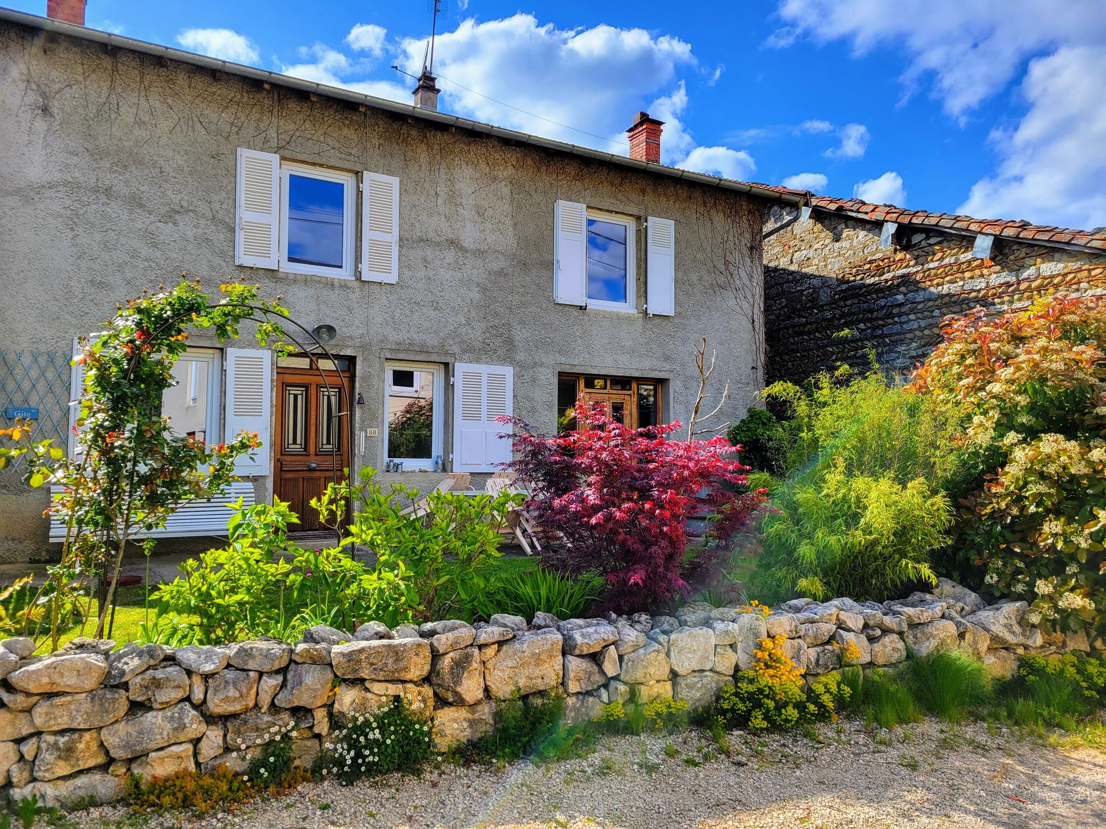 المنشأة من الخارج