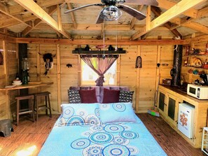 1 quarto, Wi-Fi de cortesia, roupa de cama