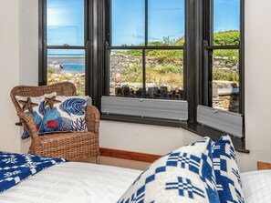 3 室のベッドルーム、WiFi (無料)、ベッドシーツ