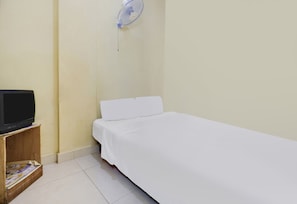 Double Room | Desk, laptop workspace, free WiFi, bed sheets - Hotel O Penginapan Saweri GadingNearKlub Golf Ria Bintan (Batam)