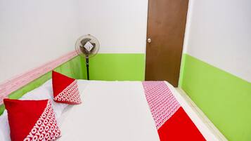 Double Room | Desk, laptop workspace, free WiFi, bed sheets