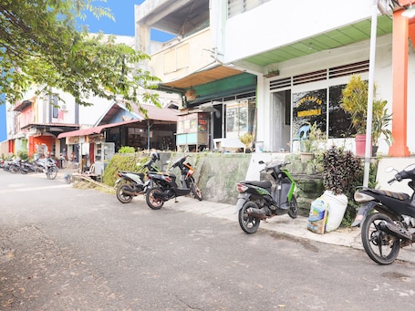 Vista frontal de la propiedad