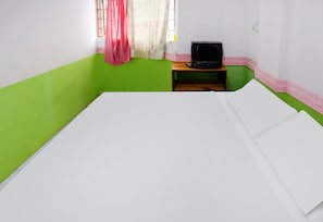 Doppelzimmer | Schreibtisch, laptopgeeigneter Arbeitsplatz, kostenloses WLAN