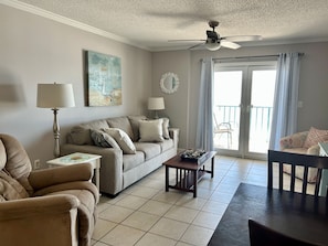 Smart-TV, DVD-Player, Bücher