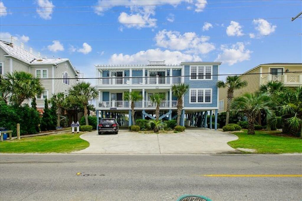 Camelot!!! Direct Oceanfront !!
