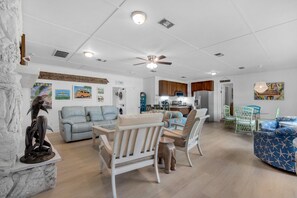 Een smart-tv en een dvd-speler