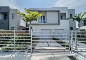 Exterior - Modernista, Luxury Villa, Pool by Coconut Grove (Miami)
