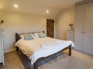 4 bedrooms, free WiFi, bed sheets