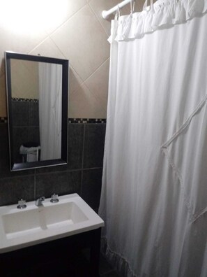 Bathroom - Italian Modern Accommodation (Termas De Rio Hondo)