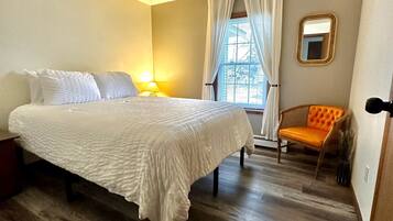 2 makuuhuonetta, silitysrauta/-lauta, vauvan matkasänky, ilmainen Wi-Fi