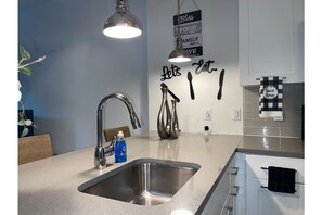 Private kitchen - Cozy 1 bedroom apartment. (Atlanta)