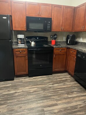Private kitchen - Quite Stay at Woodlake Briar Meadow (Houston)