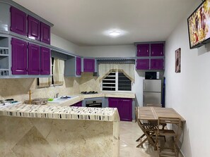 Fridge, microwave, oven, stovetop
