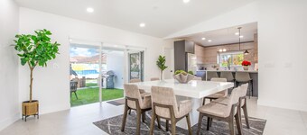 Pool Oasis • BBQ, Games / Near Zoo Miami & Marina