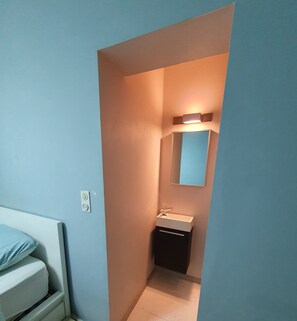 2 bedrooms, iron/ironing board, WiFi, bed sheets - Skyline View Apartment Bruxelles (Molenbeek-Saint-Jean)