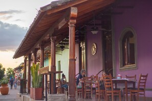 Pintu masuk properti