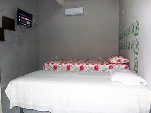 Basic Double Room, 1 Bedroom, Accessible, Beachside | Free WiFi, bed sheets - CHALÉ PANULIRUS (Icapuí)