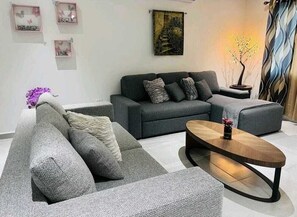 TV - Perfect Town House to forget your worries (Cancún)