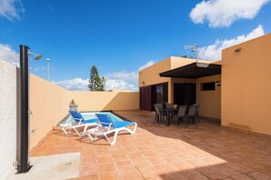 Outdoor dining - Home2Book Isla Lagoa, Private Pool (La Oliva)