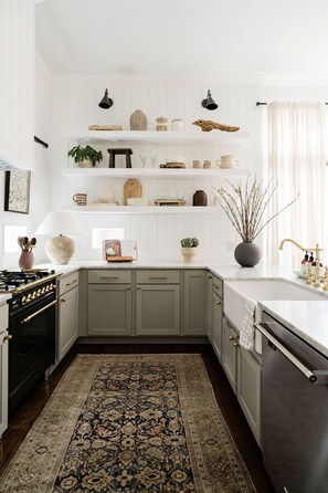 Kühlschrank, Ofen, Herdplatte, Geschirrspüler