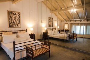 3 Schlafzimmer, Schreibtisch, Bügeleisen/Bügelbrett, WLAN